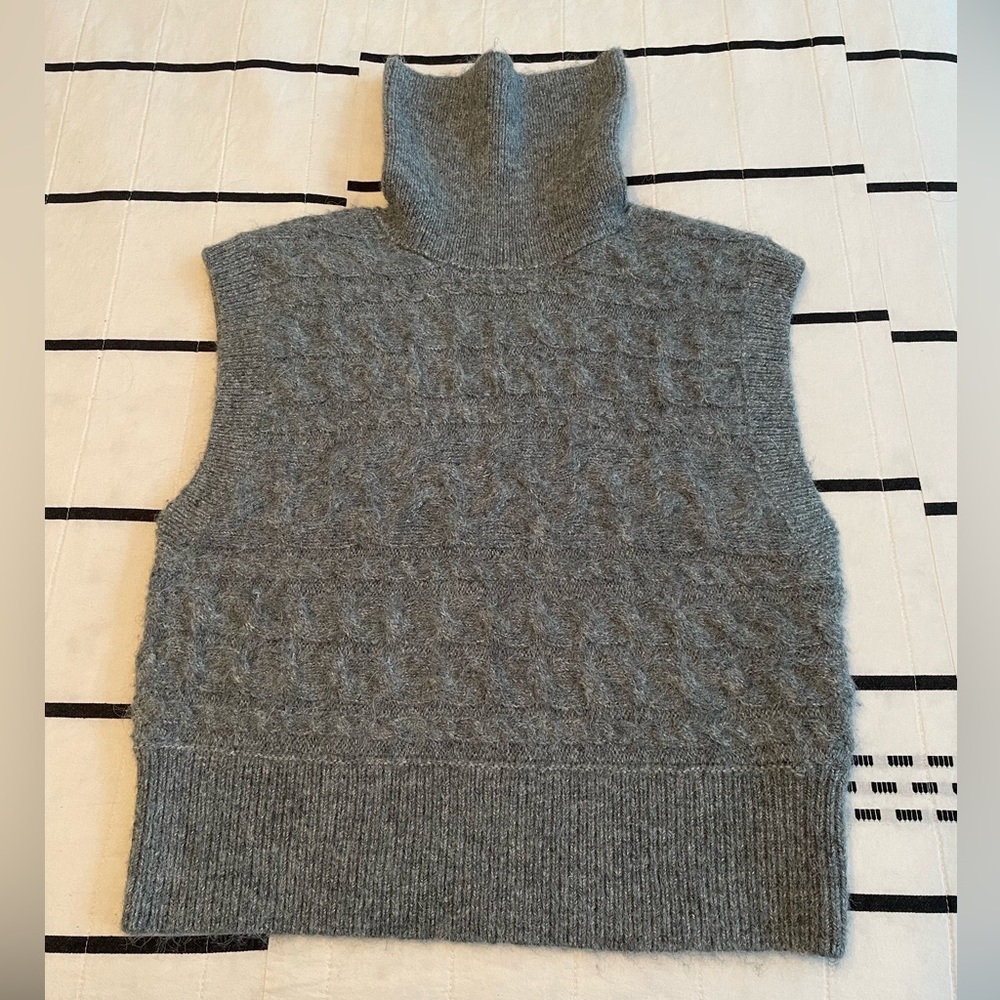 Old Navy gray sweater vest